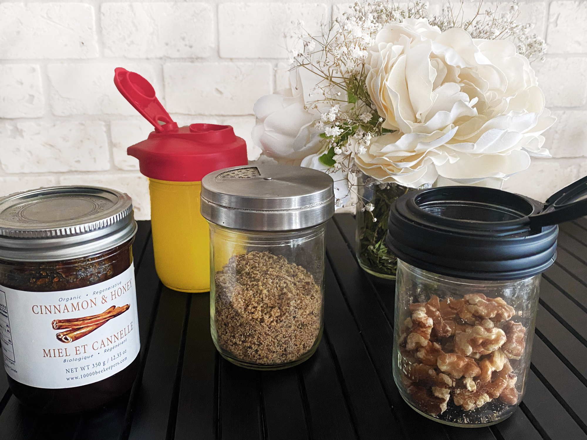 Creative ways to reuse your mason jars. DIY with mason jars